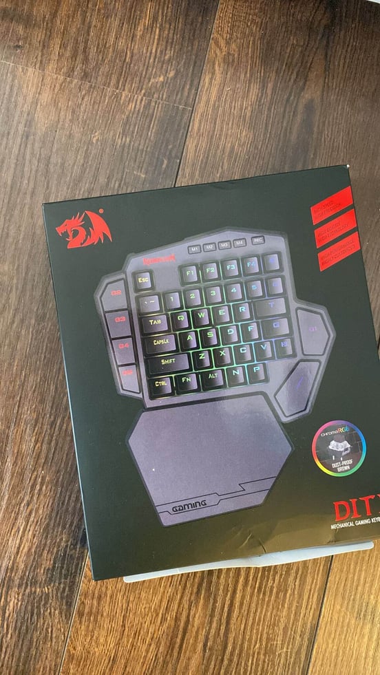 Redragon K585 PRO kabellose einhändige mechanische Tastatur, 42 Tasten, 3-Modus RGB 40% Gaming-Tastatur mit 7 integrierten Makrotasten, abnehmbare Handgelenkstütze, langlebiger Akku
