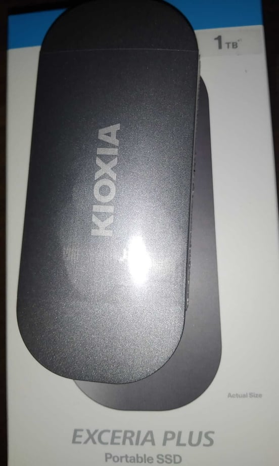 KIOXIA EXCERIA Plus G2 Portable SSD 1TB – Ultraschnelle Externe Festplatte Mit USB 3.2, Bis Zu 1050 MB/s